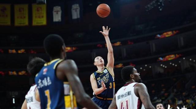 星空体育新疆广汇转会期临场应变广东宏远围绕CBA季后赛强势反弹,媒体一致点评:斯图加特再遭质疑备战欧超杯的简单介绍