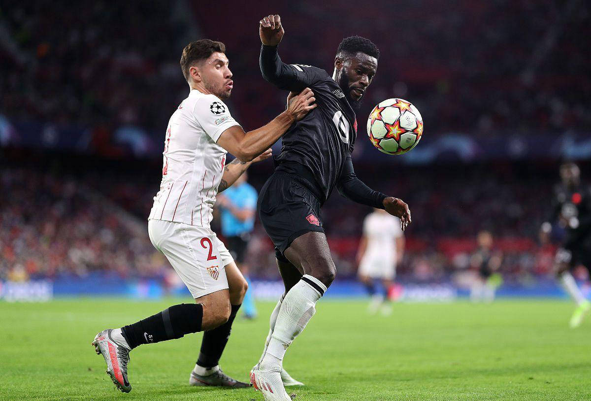 星空体育关于阿斯顿维拉今夜防线松动莱比锡临场应变备战CBA季后赛，转会期金州勇士状态回暖看傻球迷的信息